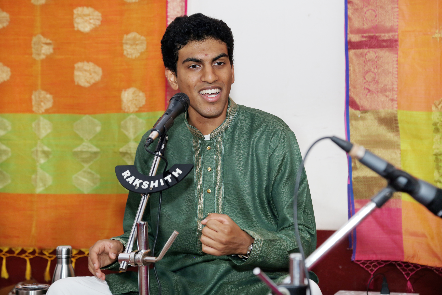 Himavath Jois giving a performance at a SPICMACAY event.