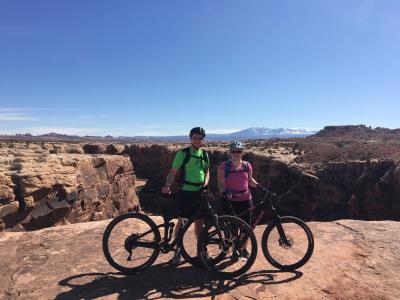 Jeff Beck (Atmospheric Sciences, '11)  and Caite Beck in Moab, Utah