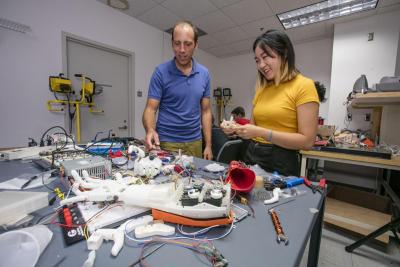Tim Bretl with his graduate student, Kyung Yun Choi