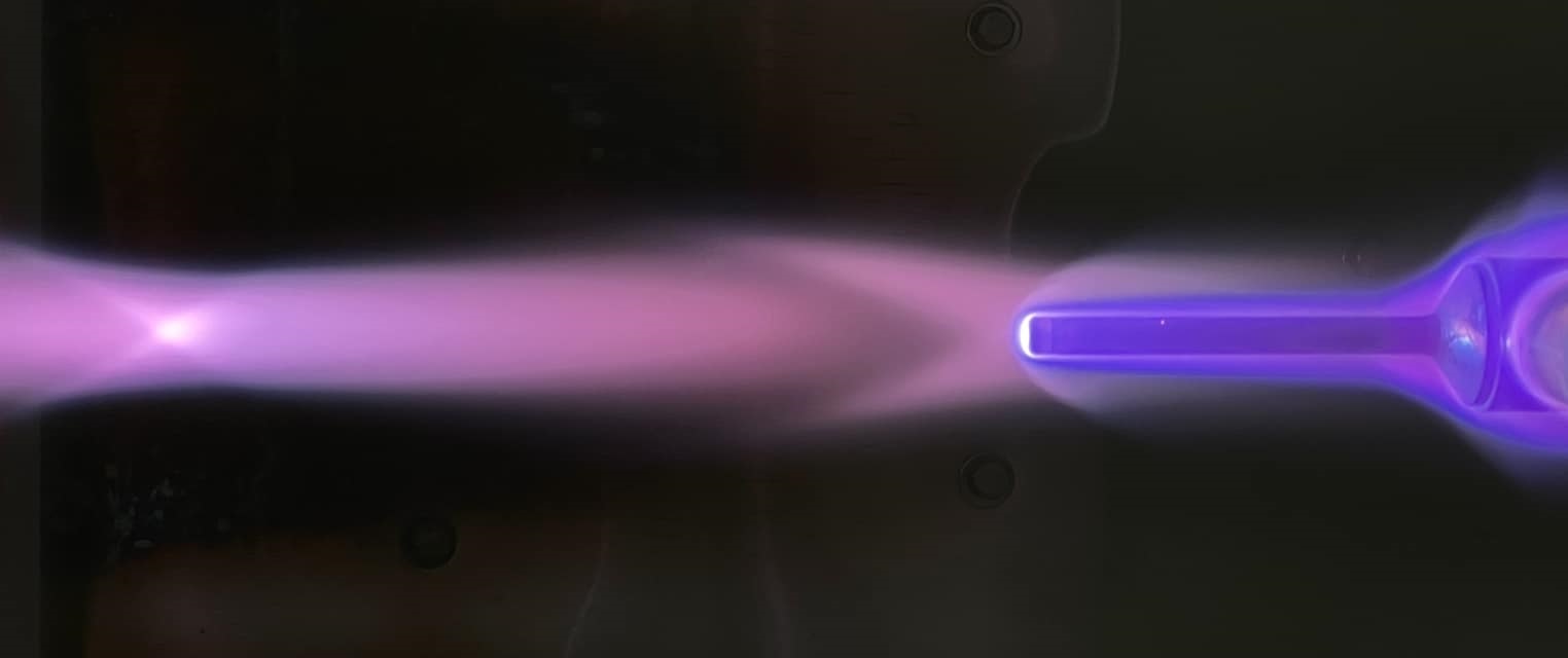 Enthalpy probe in the supersonic plasma jet is used to measure flight conditions&mdash;including pressure and heat &ndash;simulated in the tunnel.