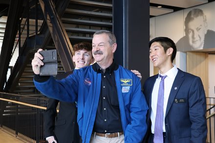 Altman takes a selfie with scholarship recipients from MechSE, Ethan Moore and Justin Kao.