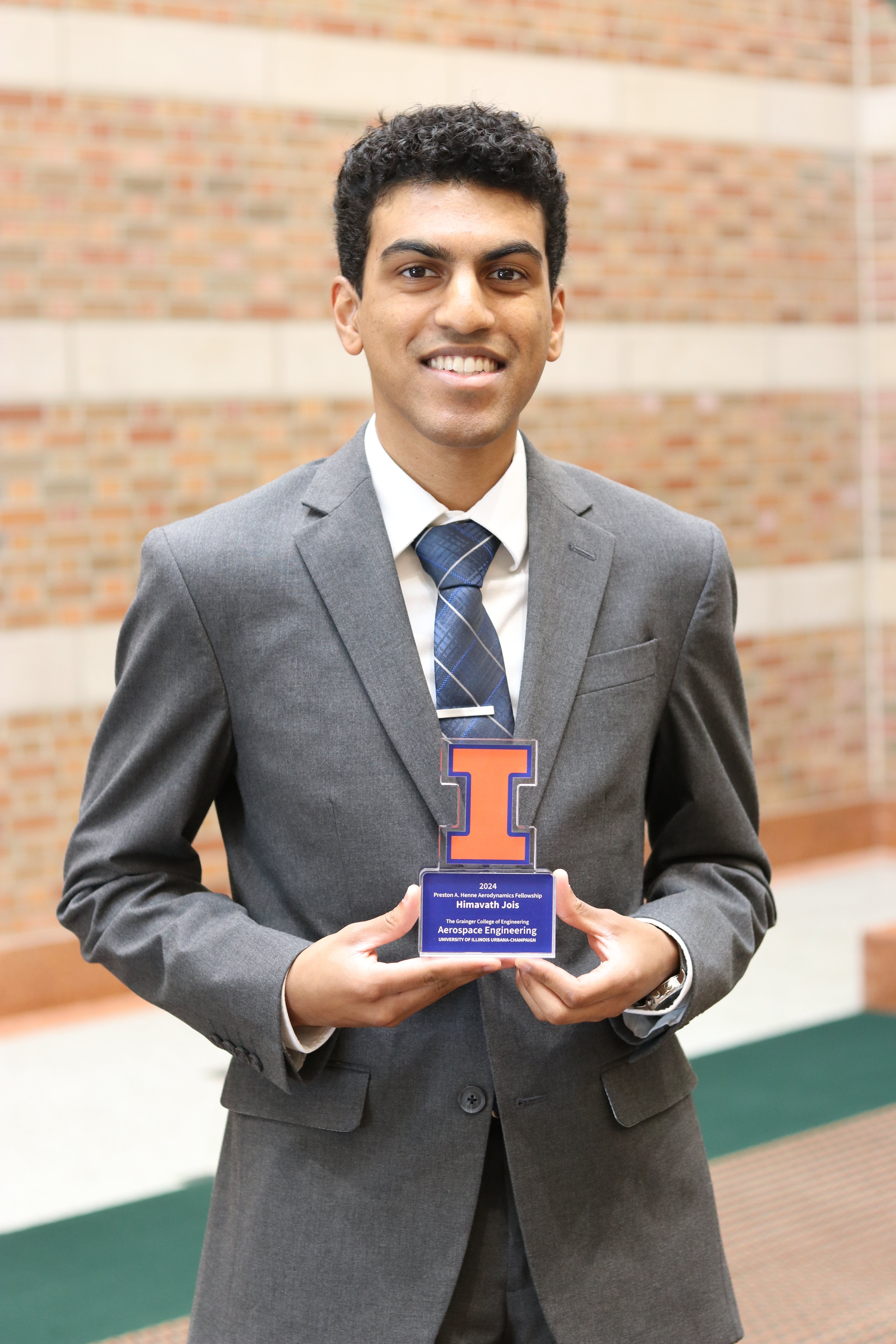 Himavath Jois after receiving the 2024 Preston A. Henne Aerodynamics Fellowship.